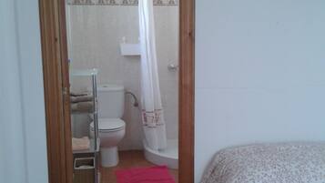 2 makuuhuonetta, Wi-Fi, vuodevaatteet