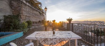 Belvedere Condo in the historic city center and off The Alhambra Forest