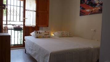2 bedrooms, desk, iron/ironing board, travel cot