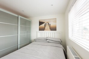 1 bedroom, iron/ironing board, free Internet, bed sheets - Beautiful Loft Studio (Greater London)