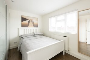1 bedroom, iron/ironing board, free internet, bed sheets