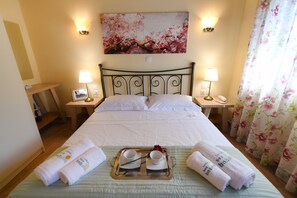 1 chambre, coffres-forts dans les chambres, fer et planche à repasser