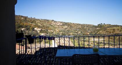 Casa Annunziata Badolato, Village, Mer et récolte des olives