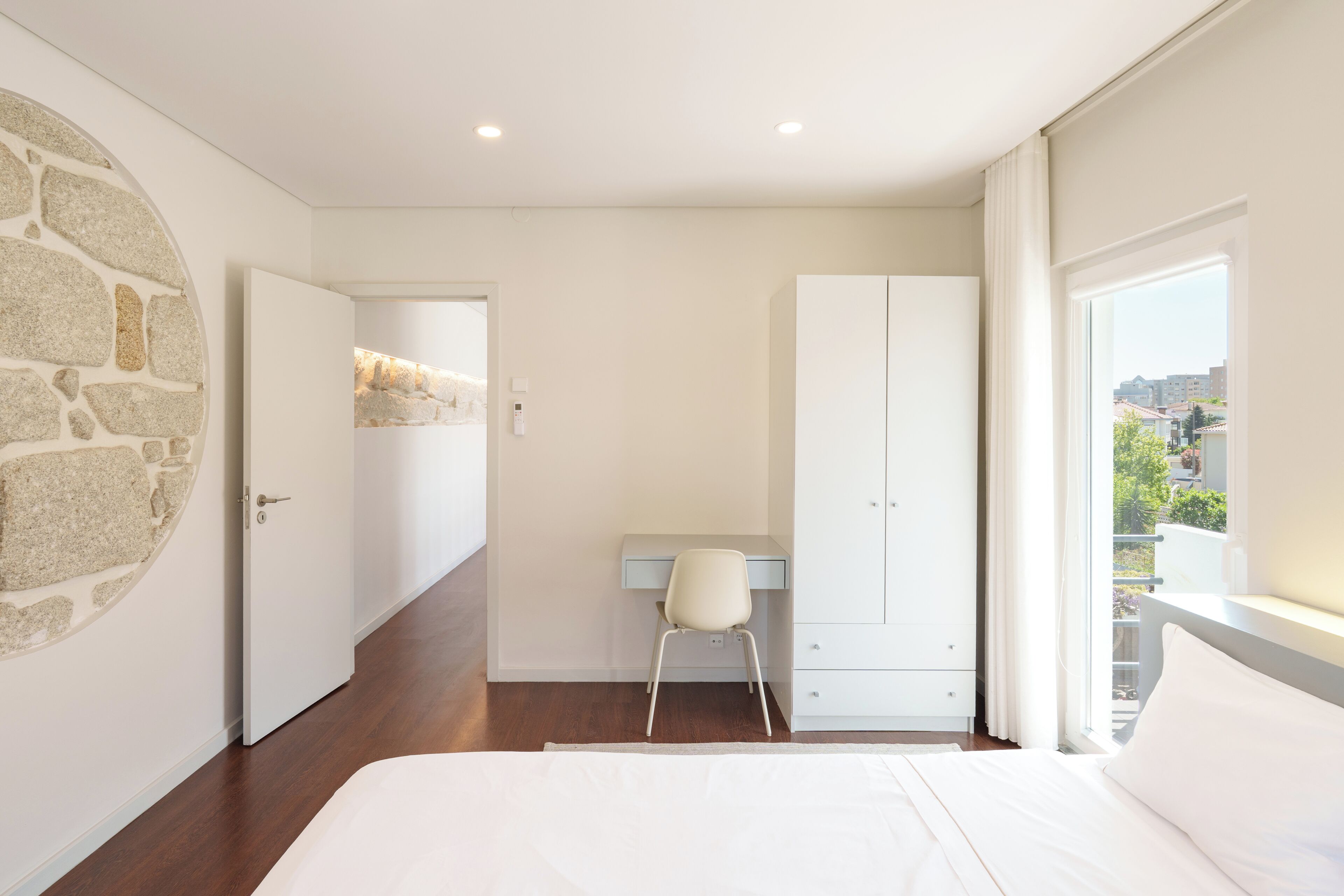 4 habitaciones, tabla de planchar con plancha y wifi gratis 