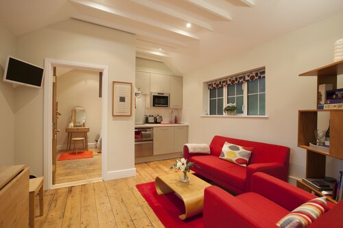 Two bedroom self-catering cottage in Pewsey Village
