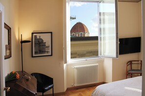 1 camera, una cassaforte in camera, ferro/asse da stiro, Wi-Fi