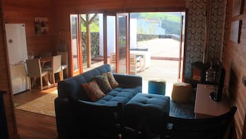 Flat-screen TV, fireplace