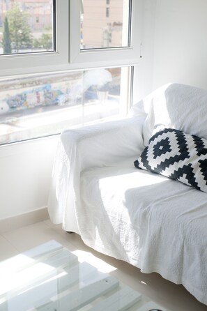 2 habitaciones, escritorio, tabla de planchar con plancha y wifi gratis