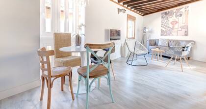 ~ SILVER ~ Yksilöllinen rakennus S. XVIII. Historiallinen keskus