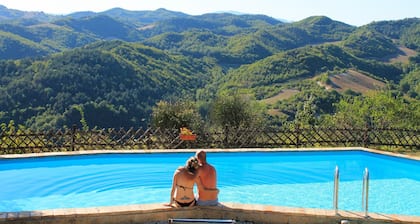 Farmhouse in the hills. Romantic annex for 2 people. Panoramic view!