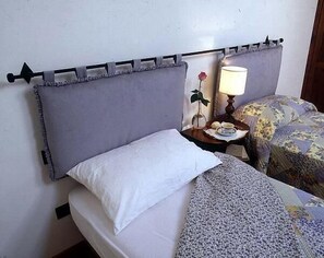 Caja de seguridad en la habitación y decoración personalizada