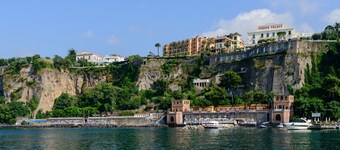 Appartamento in centro, con vista Golfo di Napoli e Vesuvio, parcheggio, wi-fi