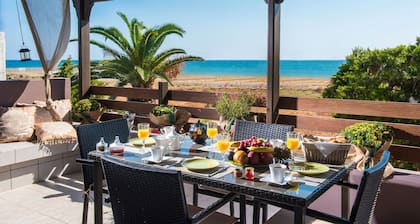 Villa Eva, Villa de lujo a 50 metros del mar, en una zona muy tranquila.