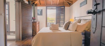 Superb country house with heated, 12m pool!  