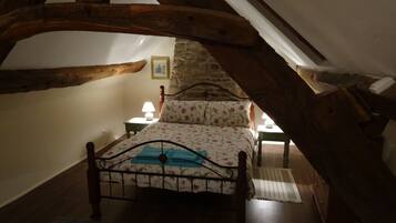 1 chambre, fer et planche Ă repasser, Wi-Fi gratuit, draps fournis