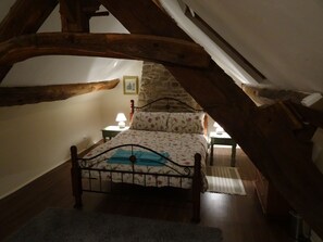 1 chambre, fer et planche Ă repasser, Wi-Fi gratuit, draps fournis