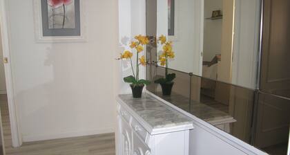 Nouveau! Grand PENTHOUSE avec solarium Ă 10 minutes Pilar et ruines romaines