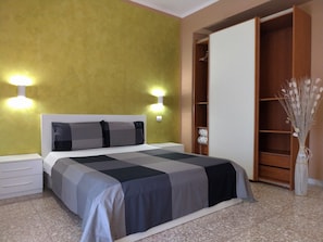 2 chambres, bureau, fer et planche à repasser, Wi-Fi gratuit