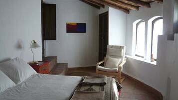 3 chambres, fer et planche Ă repasser, Wi-Fi, draps fournis