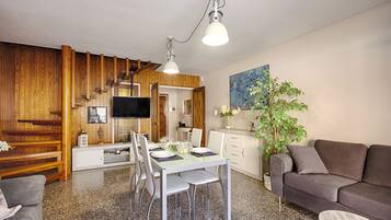 Smart TV, foosball, table tennis, books