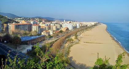 HOUSE in the center of Calella, with air conditioning, next to the beach