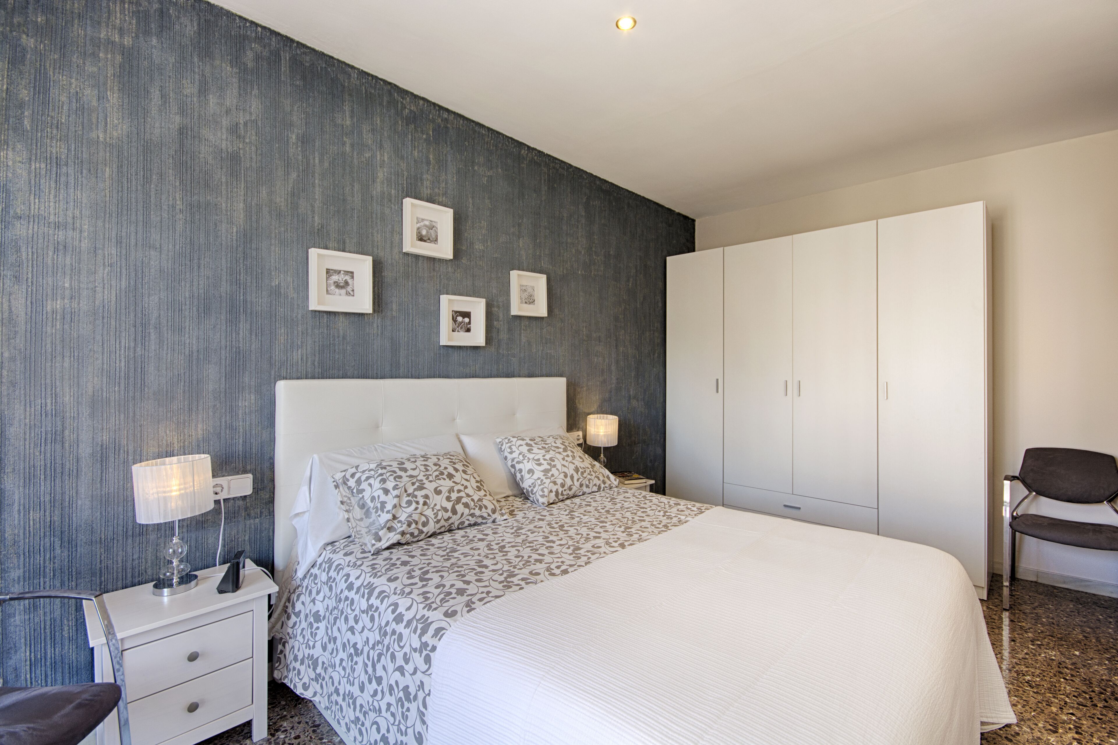 4 dormitorios, tabla de planchar con plancha, wifi gratis y ropa de cama