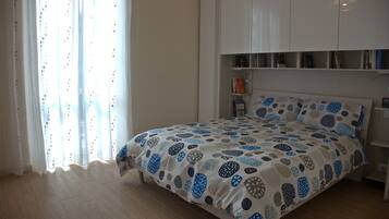 2 Schlafzimmer, Schreibtisch, Bügeleisen/Bügelbrett, kostenloses WLAN