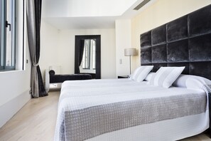 2 室のベッドルーム、低反発ベッド、アイロン / アイロン台、WiFi