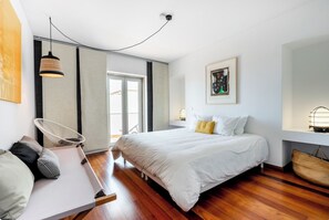 2 habitaciones, escritorio, tabla de planchar con plancha y wifi gratis 
