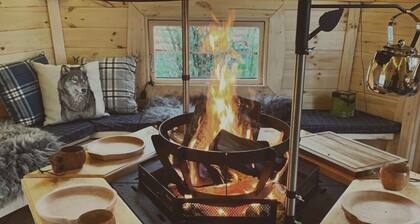 Pet friendly large Cottage in Strathaven, an outdoor BBQ hut, 20 mins to Glasgow