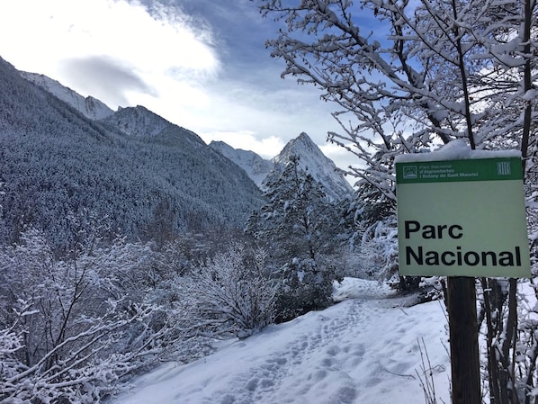 Property grounds - Apartment in Pirineo de LLeida. Cozy and close to activities all year round (Escaló)