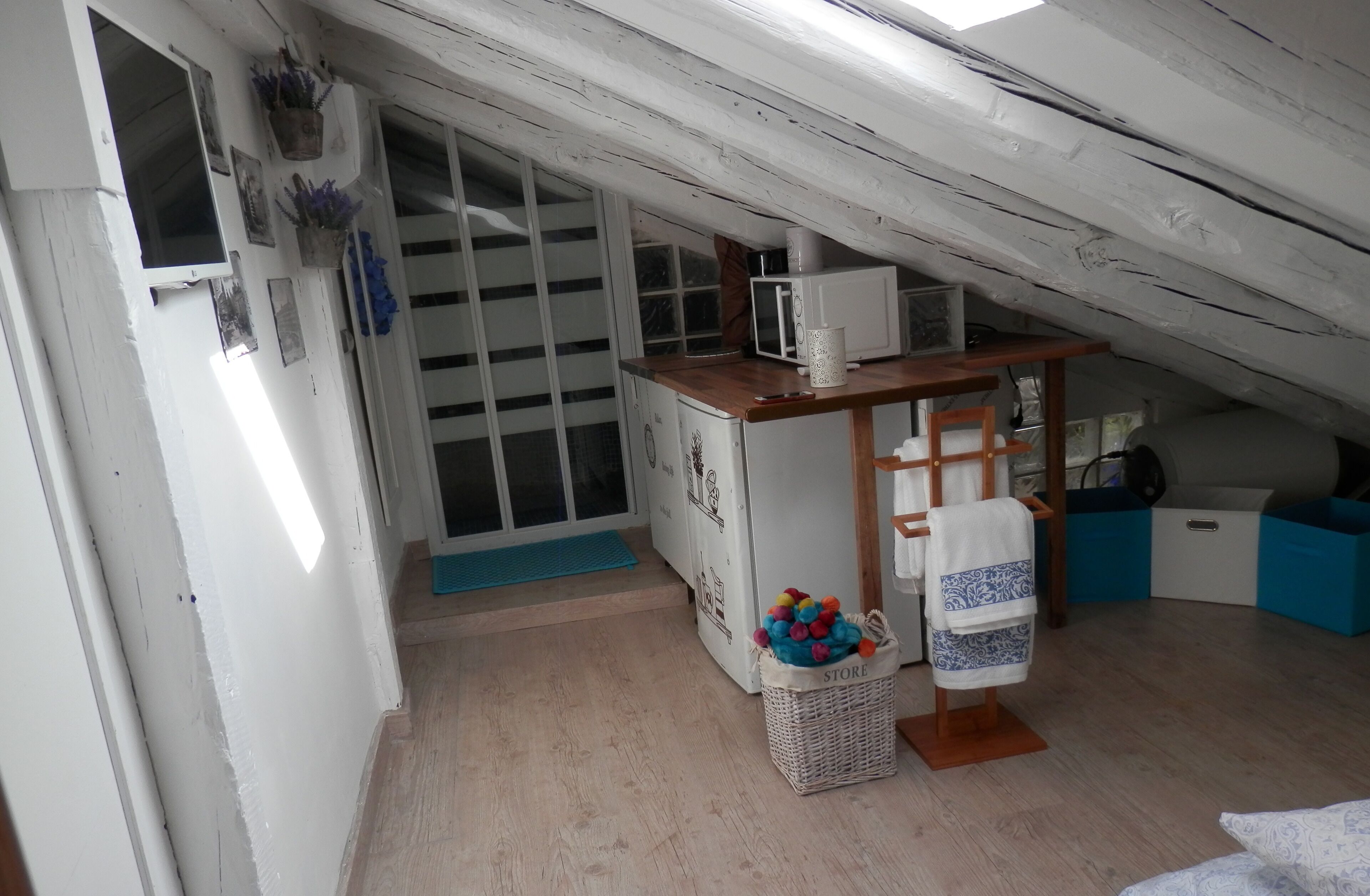 1 bedroom, internet, bed sheets