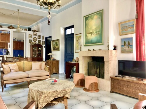 Traditional Villa Aegina Port