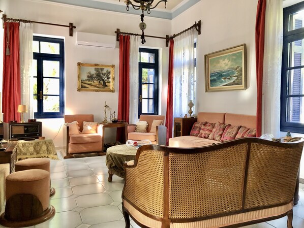 Smart TV, fireplace, offices