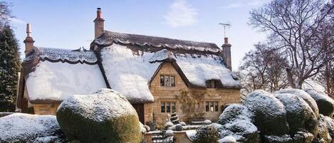 المنشأة من الخارج