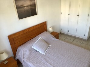 2 bedrooms, iron/ironing board, travel crib, free WiFi