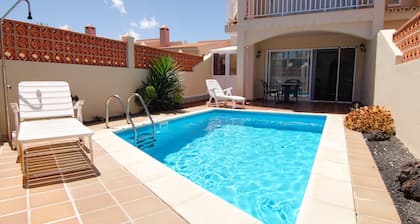 Cosy apartment with private swimming pool in Corralejo