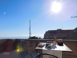 Outdoor dining - Large apartment for the exclusive use (Erice)