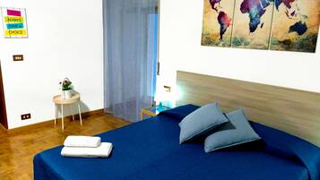 2 chambres, coffres-forts dans les chambres, bureau