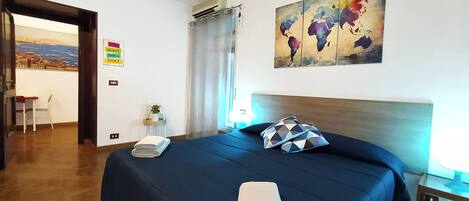 1 bedroom, in-room safe, desk, soundproofing