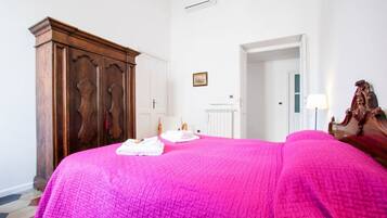 3 soverom, strykejern/-brett, wi-fi og sengetøy