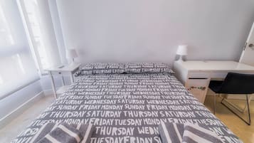 3 chambres, fer et planche à repasser, Wi-Fi, draps fournis