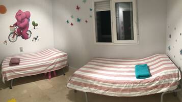 3 chambres, fer et planche Ă repasser, Wi-Fi, draps fournis