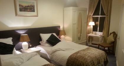 Foxgloves, Windermere Centre *Lakes Breaks*