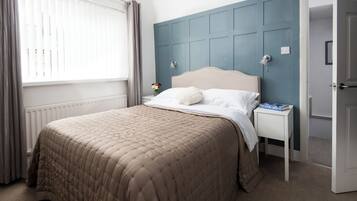 2 bedrooms, desk, iron/ironing board, free WiFi