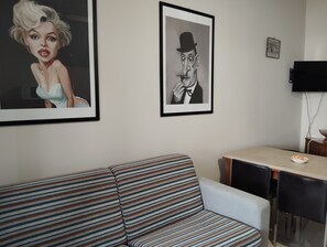 Televisie, boeken en een printer