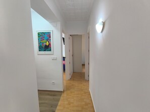 Interior - Apartment 2 rooms for rent for more than 10 days with free parking. (València)