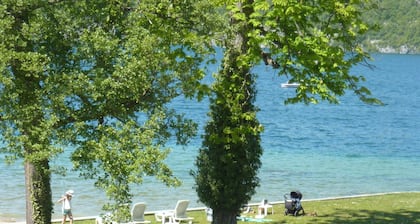 LA BAIE DES VOILES,Appartement d'exception,pieds dans l'eau, Duingt,lac d'Annecy