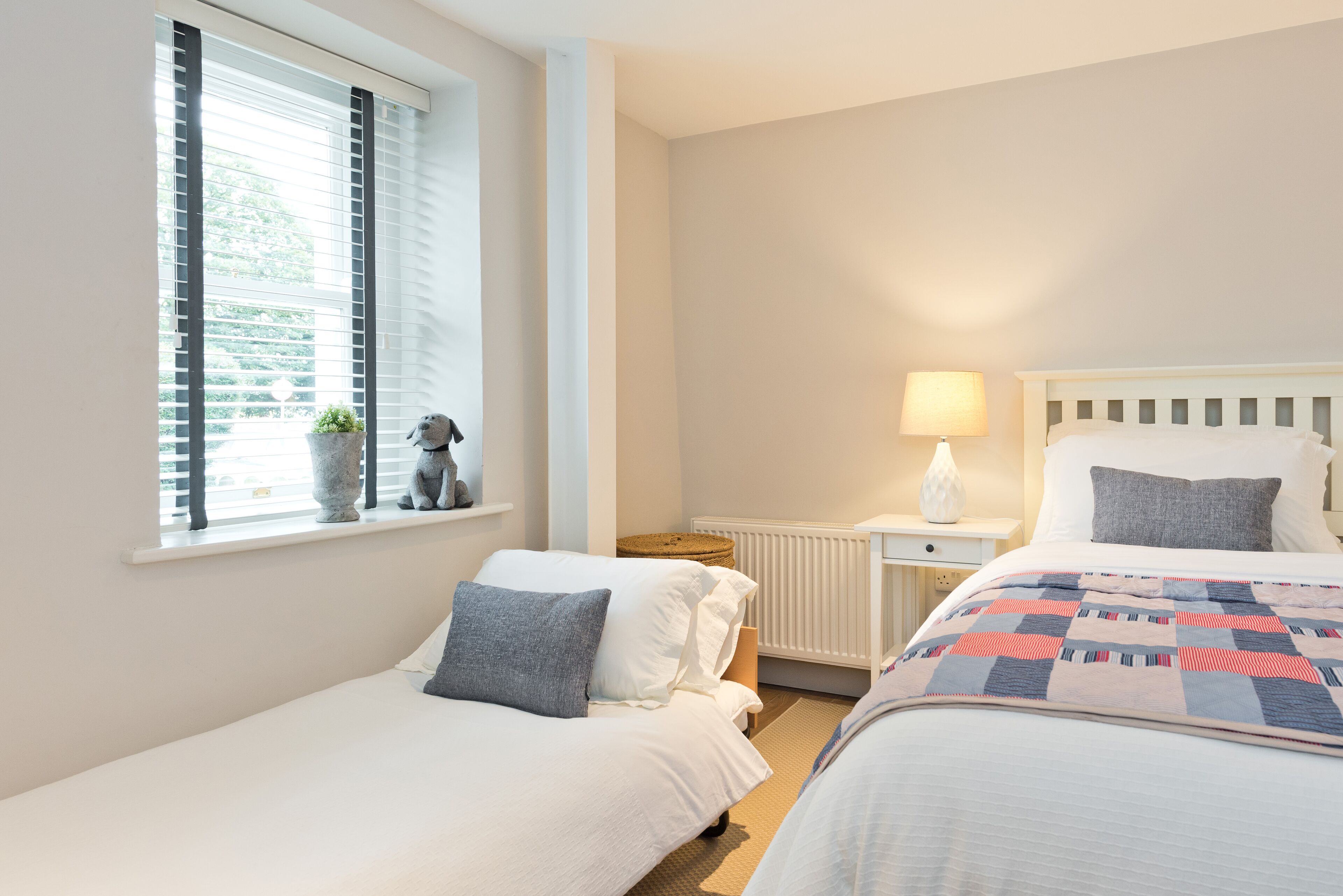 4 bedrooms, desk, iron/ironing board, free WiFi