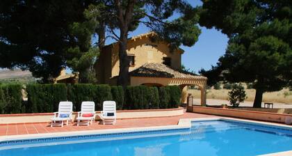 SPANISH VILLA WITH PRIVATE  POOL, WIFI,  50 MINUTES FROM THE BEACH